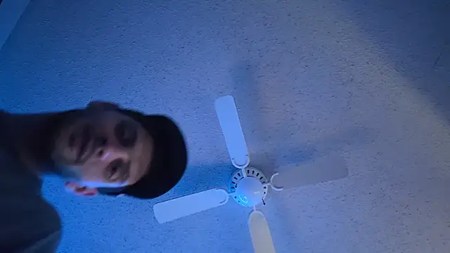 Snapshot of ChillzPnp chatting on March 2026 03:21:01 AM ChillzPnp online show from March 2026 03:21:01 AM