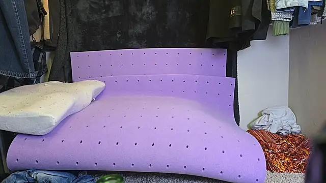 Snapshot of ChillzPnp chatting on March 2026 03:44:01 AM ChillzPnp online show from March 2026 03:44:01 AM