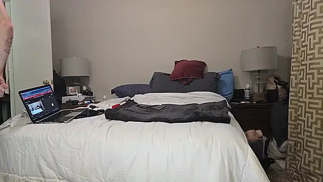 Snapshot of ChillzPnp chatting on April 2026 09:42:01 PM ChillzPnp online show from April 2026 09:42:01 PM