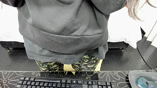 Snapshot of Abrillee1 chatting on December 2024 07:30:02 PM Abrillee1 online show from December 2024 07:30:02 PM