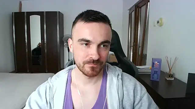 Snapshot of mu5clemania2 chatting on April 2026 11:24:02 AM mu5clemania2 online show from April 2026 11:24:02 AM