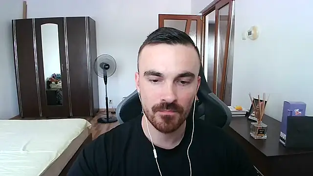 Snapshot of mu5clemania2 chatting on June 2026 02:45:01 PM mu5clemania2 online show from June 2026 02:45:01 PM