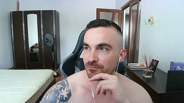 Snapshot of mu5clemania2 chatting on July 2026 01:06:02 PM mu5clemania2 online show from July 2026 01:06:02 PM