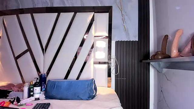 Snapshot of lola_hornei chatting on February 2026 11:47:02 AM lola hornei online show from February 2026 11:47:02 AM