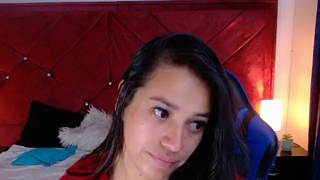 Julietacollins06 online show from February 2026 01:07:01 PM