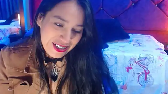 Julietacollins06 online show from April 2026 02:21:01 PM