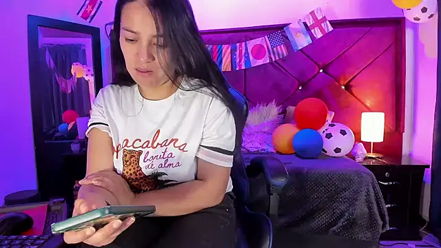 Julietacollins06 online show from July 2026 04:12:01 PM