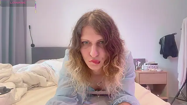 Alice Pinkhead online show from November 2025 06:56:02 AM