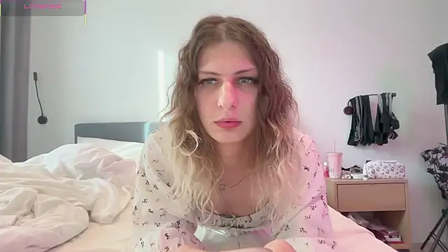 Alice Pinkhead online show from November 2025 09:31:02 AM