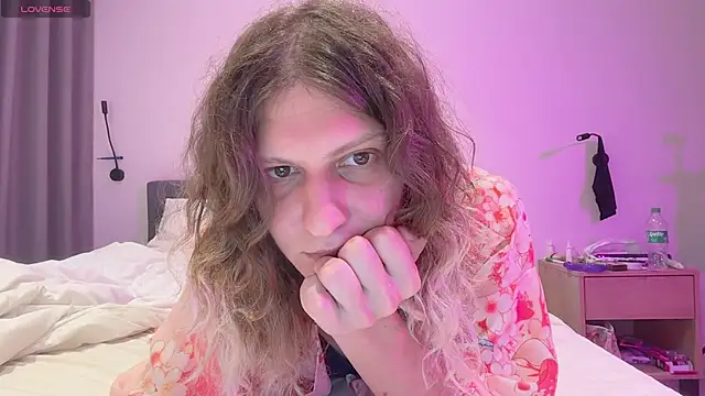 Alice Pinkhead online show from December 2025 05:16:01 AM