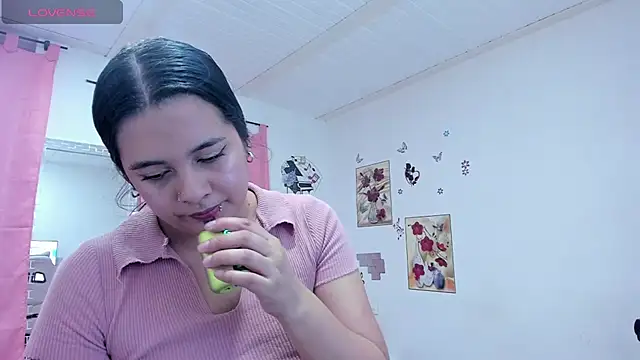 SophieWoods  online show from December 2024 03:42:02 PM