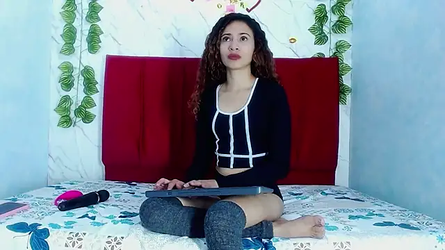 angelinabrookcm101 online show from May 2026 05:42:04 PM