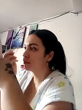 Snapshot of brianaGuzman chatting on May 2026 02:33:02 PM brianaGuzman online show from May 2026 02:33:02 PM