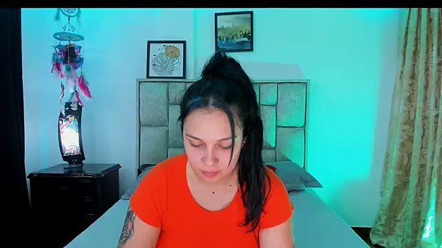 Snapshot of brianaGuzman chatting on May 2026 06:36:02 PM brianaGuzman online show from May 2026 06:36:02 PM