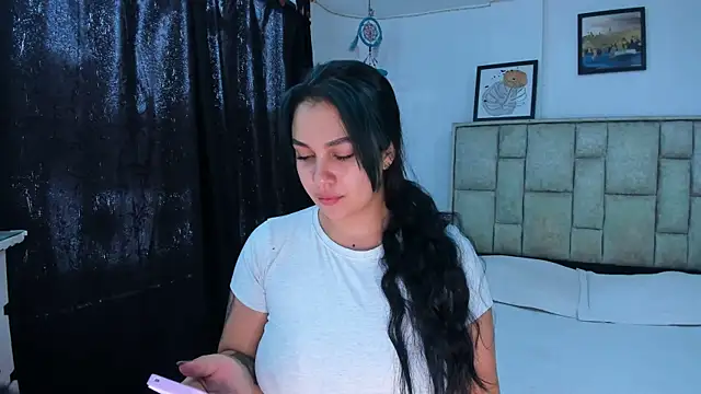 Snapshot of brianaGuzman chatting on May 2026 04:15:01 PM brianaGuzman online show from May 2026 04:15:01 PM
