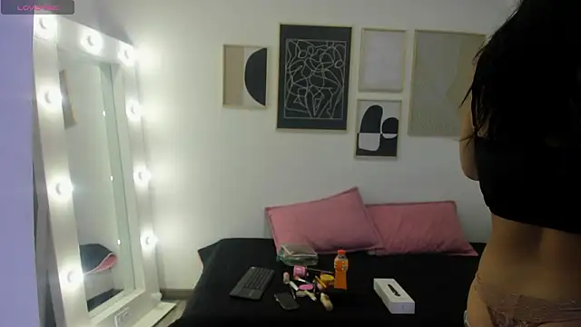 amy fox2 online show from March 2026 01:59:02 PM