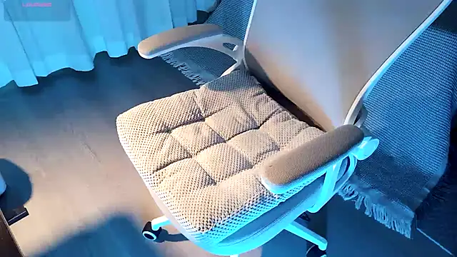 FEIYU001 online show from December 2024 01:36:02 PM