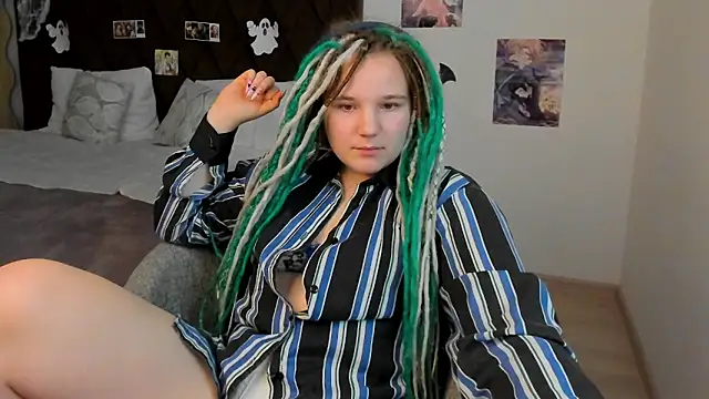 Snapshot of GloriaHylivi chatting on December 2024 06:37:01 PM GloriaHylivi online show from December 2024 06:37:01 PM