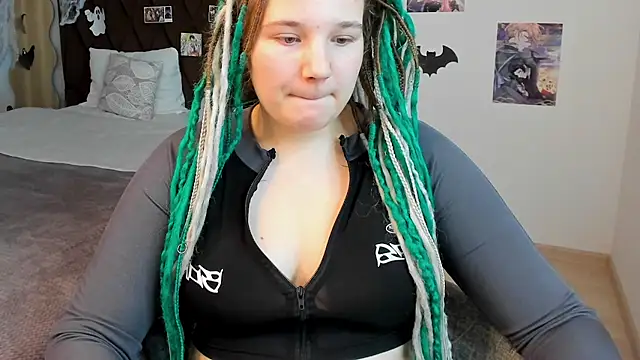 Snapshot of GloriaHylivi chatting on December 2024 11:46:01 AM GloriaHylivi online show from December 2024 11:46:01 AM