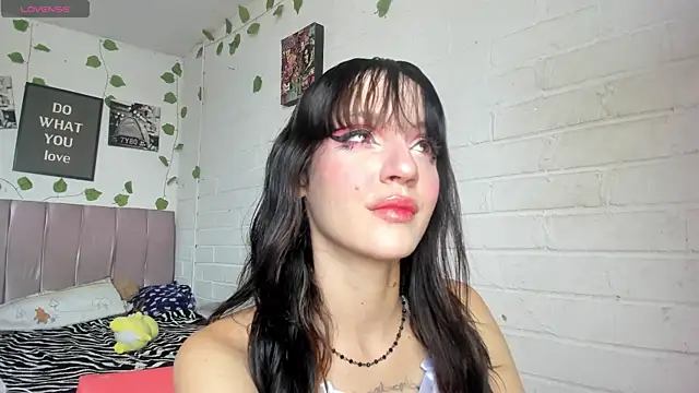 Snapshot of katt__black__ chatting on May 2026 08:28:01 PM katt black online show from May 2026 08:28:01 PM