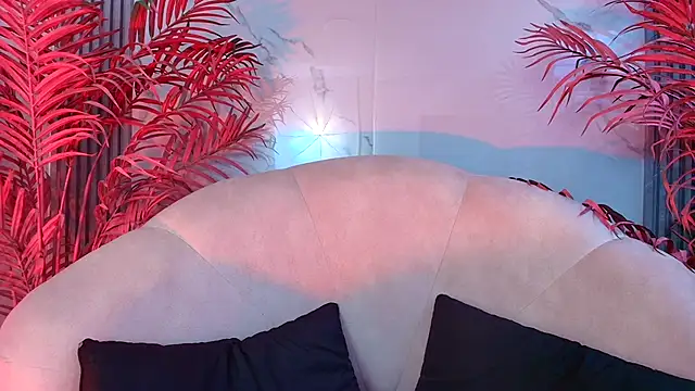 EvaHalsey online show from October 2025 08:10:01 PM