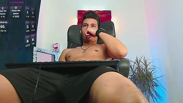 Snapshot of dirtyboy_23 chatting on October 2025 05:07:02 AM dirtyboy 23 online show from October 2025 05:07:02 AM