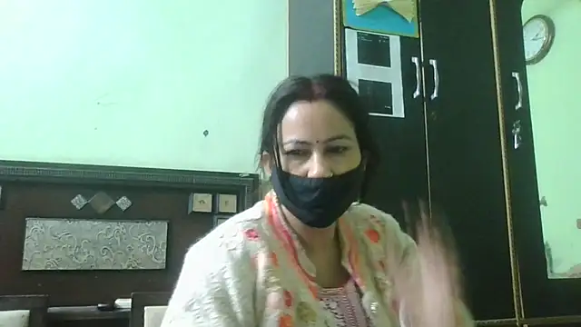 couplesuni online show from December 2025 04:10:01 AM