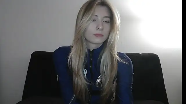 ErikaShyy online show from October 2025 01:01:02 PM