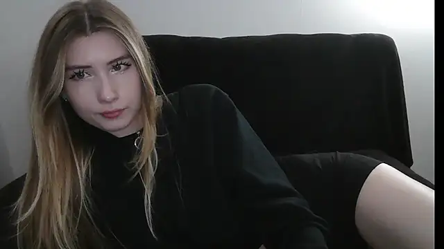 Snapshot of ErikaShyy chatting on May 2026 01:39:02 PM ErikaShyy online show from May 2026 01:39:02 PM