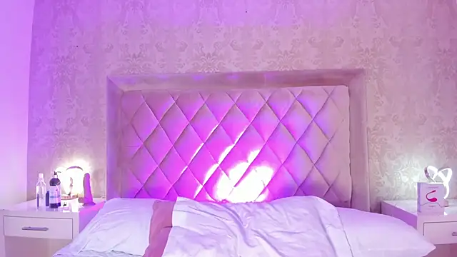 LiaFlowers online show from January 2025 04:21:01 AM