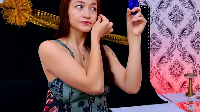 Snapshot of SaaraBrown chatting on December 2025 12:34:02 PM SaaraBrown online show from December 2025 12:34:02 PM