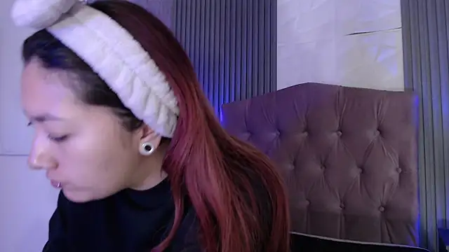 Mia Rinn online show from November 2025 01:55:02 PM