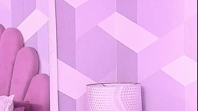 Snapshot of KylieMonnett chatting on July 2026 12:06:02 AM KylieMonnett online show from July 2026 12:06:02 AM