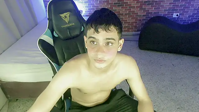 zacariasss  online show from September 2025 03:23:02 AM