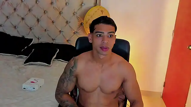 Andrew wolf7 online show from November 2025 12:59:01 PM