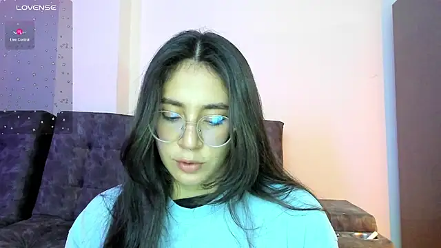 Snapshot of emmadiaz1 chatting on December 2024 04:20:02 AM emmadiaz1 online show from December 2024 04:20:02 AM