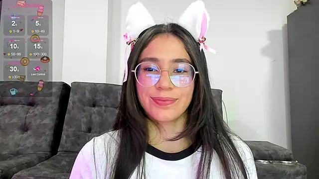 Snapshot of emmadiaz1 chatting on January 2025 01:48:02 AM emmadiaz1 online show from January 2025 01:48:02 AM