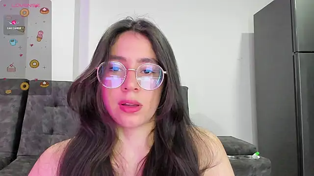 Snapshot of emmadiaz1 chatting on January 2025 02:22:02 AM emmadiaz1 online show from January 2025 02:22:02 AM