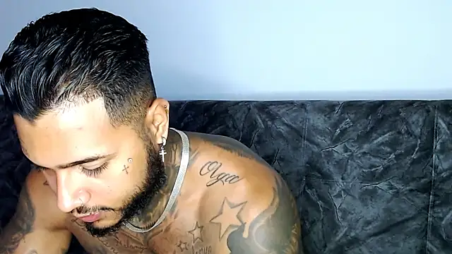 Snapshot of Exotic_tatto27121 chatting on December 2024 04:48:02 AM Exotic tatto27121 online show from December 2024 04:48:02 AM