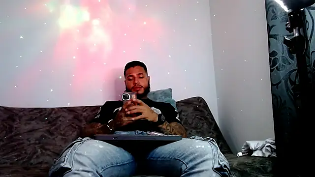 Snapshot of Exotic_tatto27121 chatting on December 2024 10:28:02 AM Exotic tatto27121 online show from December 2024 10:28:02 AM