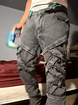 Snapshot of SluttyLyfe4L chatting on November 2025 12:09:01 AM SluttyLyfe4L online show from November 2025 12:09:01 AM