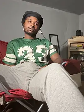 Snapshot of SluttyLyfe4L chatting on November 2025 10:12:01 PM SluttyLyfe4L online show from November 2025 10:12:01 PM