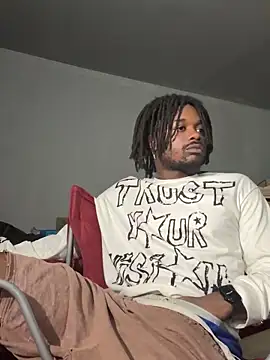 Snapshot of SluttyLyfe4L chatting on November 2025 02:15:02 AM SluttyLyfe4L online show from November 2025 02:15:02 AM