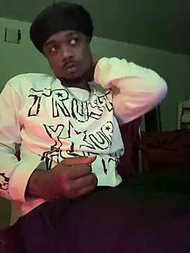 Snapshot of SluttyLyfe4L chatting on December 2025 12:08:01 AM SluttyLyfe4L online show from December 2025 12:08:01 AM