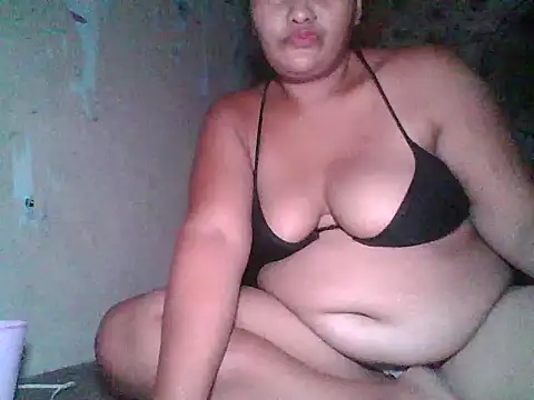Snapshot of Sweetchuby1995 chatting on June 2026 04:26:02 AM Sweetchuby1995 online show from June 2026 04:26:02 AM