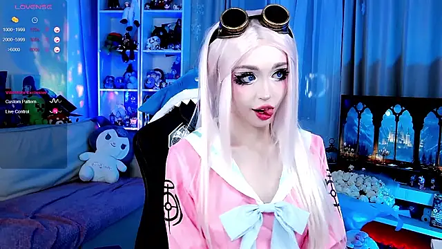 Snapshot of _Sparkland_ chatting on February 2026 09:33:01 PM Sparkland online show from February 2026 09:33:01 PM