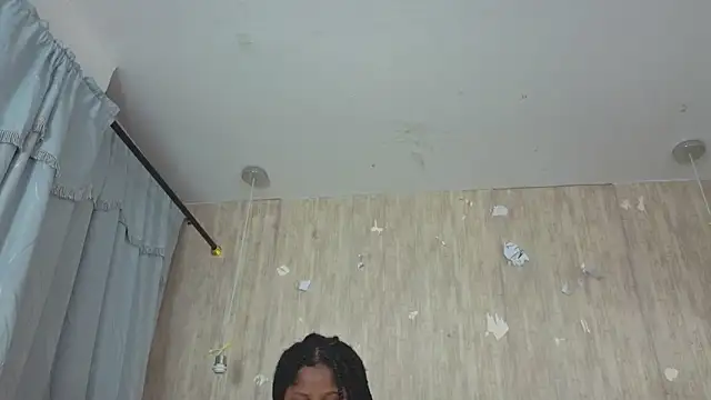 Alexa roussee online show from November 2025 01:54:02 PM