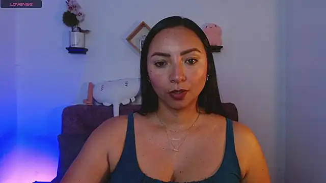 Emmi Cam online show from September 2025 02:11:02 AM