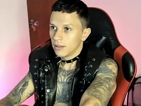 Snapshot of goodboy69l chatting on April 2026 06:10:01 PM goodboy69l online show from April 2026 06:10:01 PM