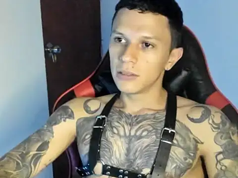 Snapshot of goodboy69l chatting on April 2026 07:33:02 PM goodboy69l online show from April 2026 07:33:02 PM